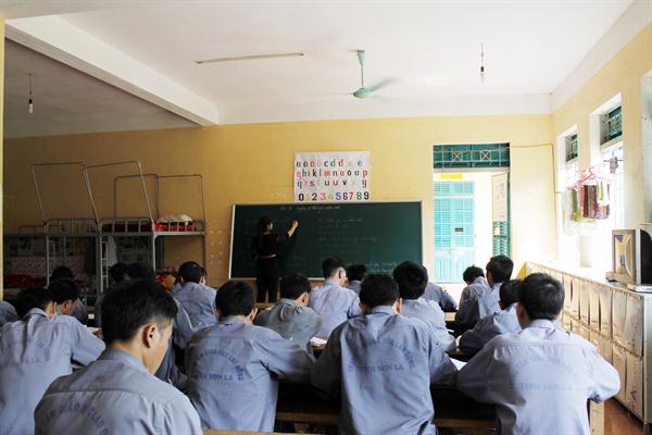 Chung tay giúp đỡ những con người lầm lỗi