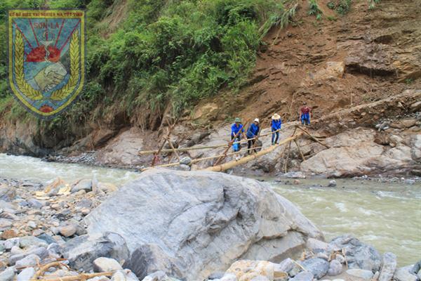 Chi đoàn Cơ sở Điều trị nghiện ma tuý tỉnh Sơn La tham gia các hoạt động ủng hộ đồng bào vùng lũ huyện Mường La