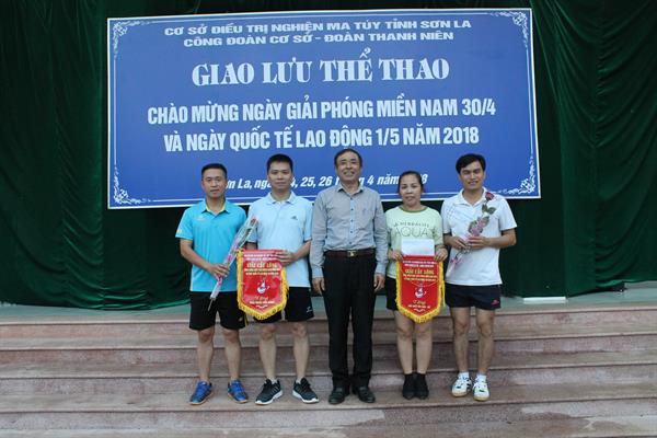 Tổ chức giải Cầu lông chào mừng 43 năm ngày giải phóng Miền nam 30/4 ngày Quốc tế Lao động 1/5 năm 2018.