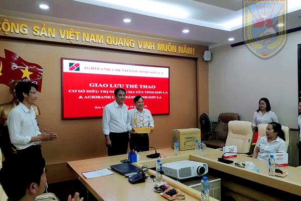 Một số hoạt động giao lưu với Ngân hàng Nông nghiệp và Phát triển nông thôn chi nhánh Sơn La