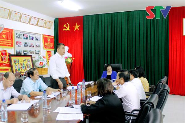 Đồng chí Mai Thu Hương làm việc với Cơ sở Điều trị nghiện ma túy tỉnh Sơn La