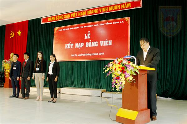 Chi bộ Cơ sở Điều trị nghiện ma túy tỉnh kết nạp đảng viên mới