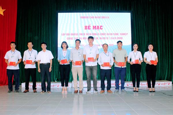 Bế mạc lớp lớp tiêu chuẩn chức danh chuyên ngành công tác xã hội hạng III, IV đợt 2 năm 2020