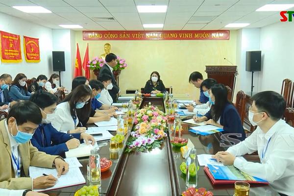 Đồng chí Tráng Thị Xuân, Ủy viên BTV Tỉnh ủy, Phó Chủ tịch thường trực UBND tỉnh làm việc với Sở Lao động - Thương binh và Xã hội về việc kết quả thực hiện công tác lao động, người có công và xã hội 10 tháng năm 2021 và nhiệm vụ những tháng cuối năm