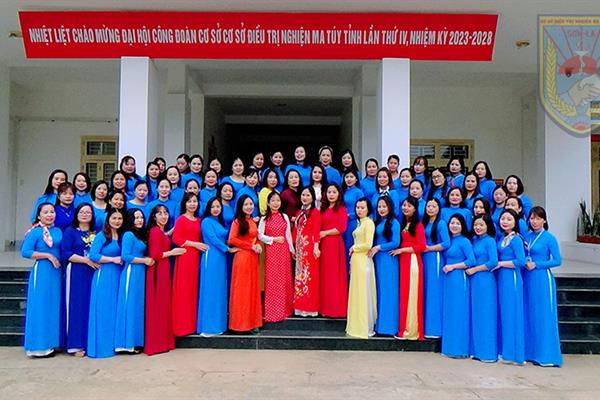 Cơ sở Điều trị nghiện ma túy tỉnh hưởng ứng tuần lễ áo dài