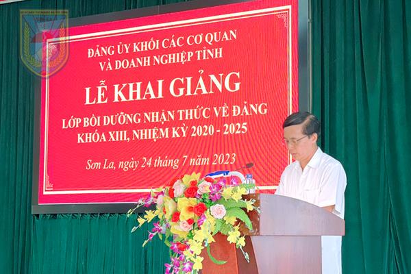 64 quần chúng ưu tú tham gia học lớp bồi dưỡng nhận thức về Đảng