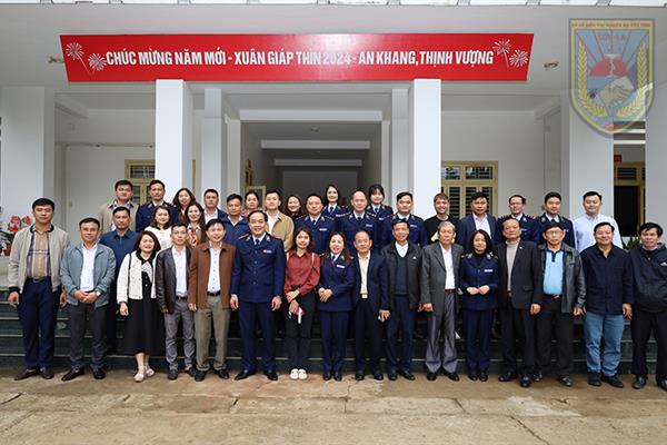Đoàn công tác Trung tâm Bảo trợ xã hội tỉnh Thừa Thiên Huế và Trung tâm Chữa bệnh – Giáo dục – Lao động xã hội Hà Tĩnh thăm, trao đổi trong công tác điều trị nghiện ma túy.
