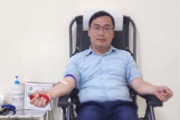 Tiếp nối những đóa hoa, bình dị nhưng ngát hương thơm - Vì bình yên và hạnh phúc của Nhân dân