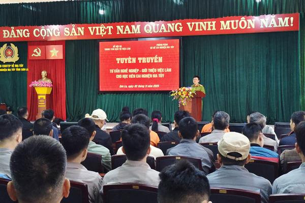 Cơ sở cai nghiện ma túy phối hợp với Trung tâm Dịch vụ việc làm tỉnh Sơn La tuyên truyền tư vấn nghề nghiệp, giới thiệu việc làm cho học viên cai nghiện đợt 2 năm 2025